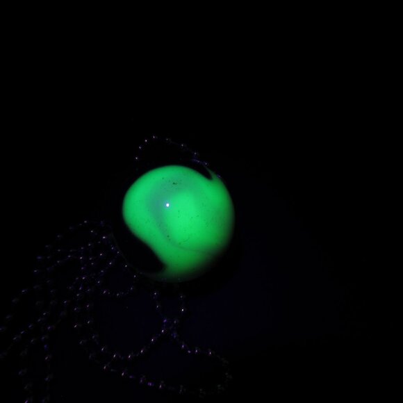 Vintage Uranium glass marble pendant - Picture 12 of 15
